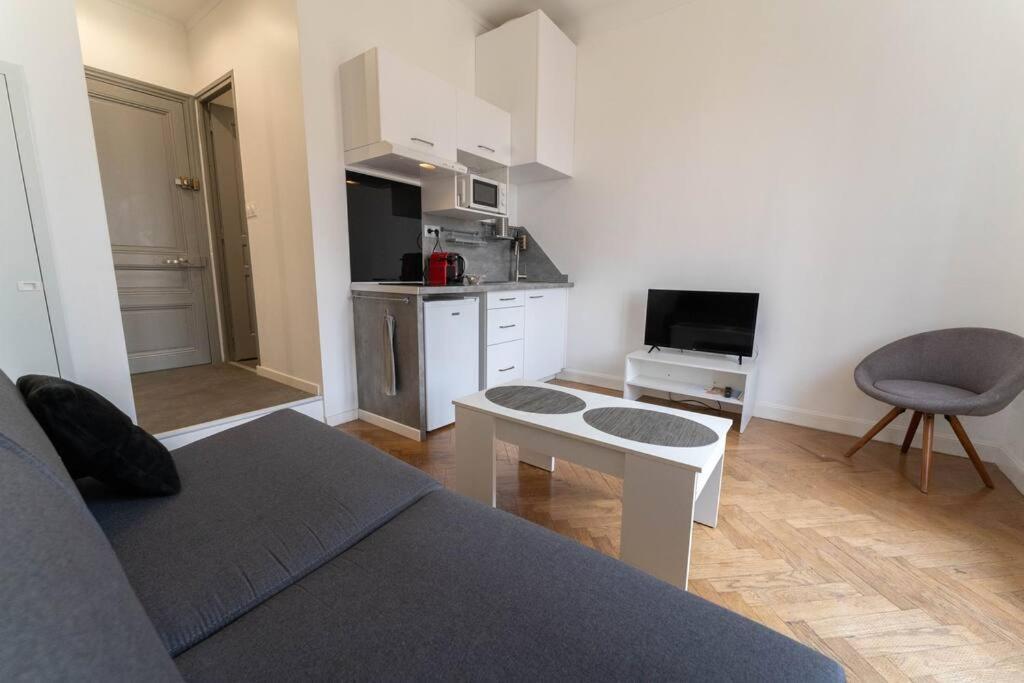 Appartement Plein Centre 1 Avec Balcon Nice